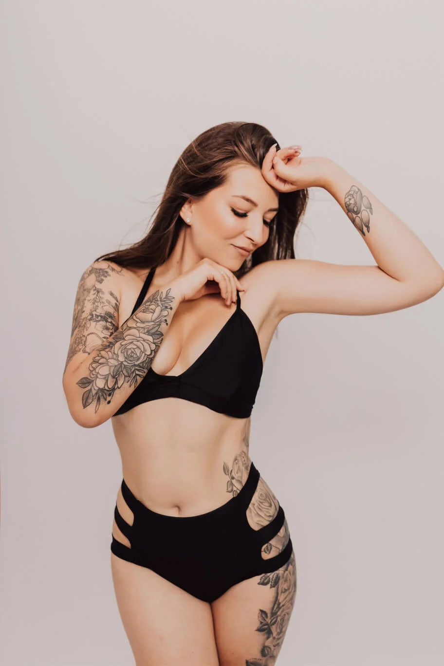 Czarne bikini z wysokim stanem Czarne bikini z wysokim stanem - obrazek 1