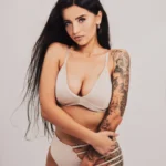 Nude bikini z wysokim stanem